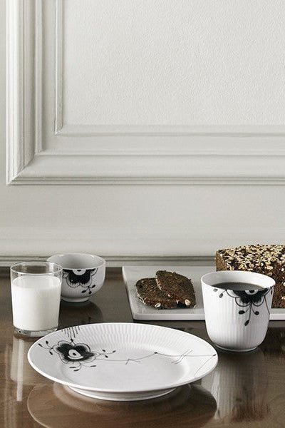 Royal Copenhagen Sort Mega riflet tallerken - 19 cm. - Bahne